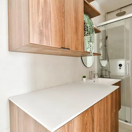 Aesthetic And Large T2 In The Edge Of Le Marais Apartment
