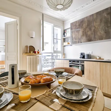 Apartment Aesthetic And Large T2 In The Edge Of Le Marais *